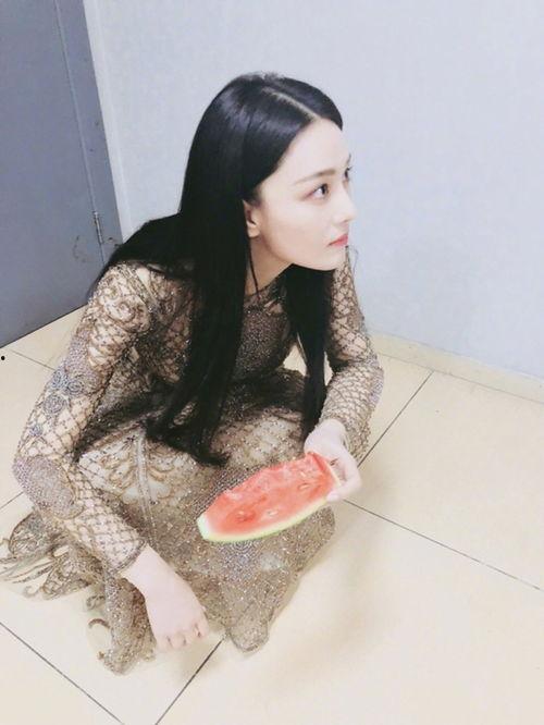 李月吃瓜,揭秘娱乐圈幕后故事