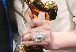 吃瓜大钻戒,揭秘吃瓜大钻戒背后的故事