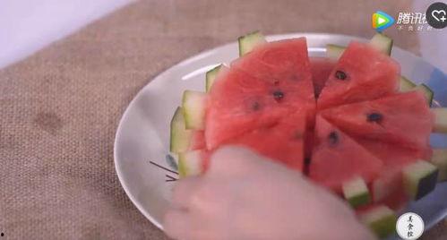 吃瓜不吃嫌脏,揭秘网络热议背后的真相与趣味