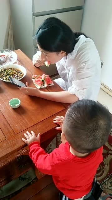 来姨妈可以吃瓜么,吃瓜还是谨慎为妙？”