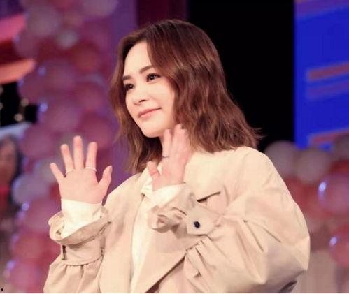 带着女明星路边吃瓜,意外曝光娱乐圈幕后真相